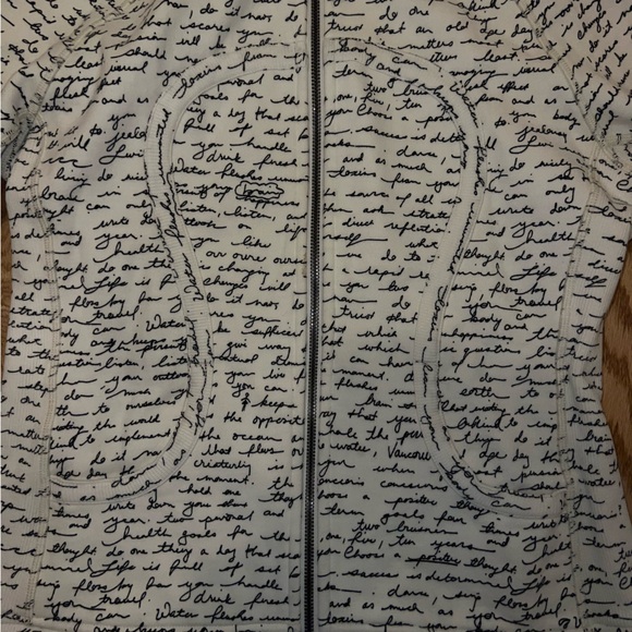 Size 8 Lululemon Scuba Full-Zip Hoodie - Picture 4 of 9